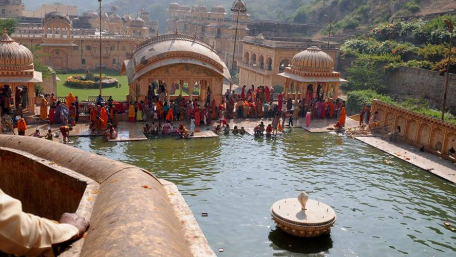 Galta Temple or Monkey Temple Timing, Facts, History and How to Reach