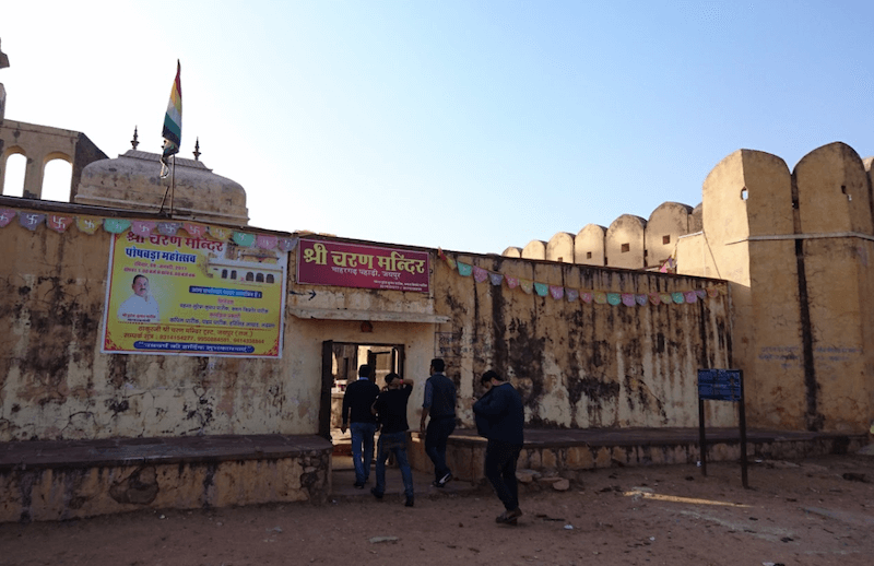 Charan Mandir – Lesser Known but Ancient Krishna Temple in Jaipur