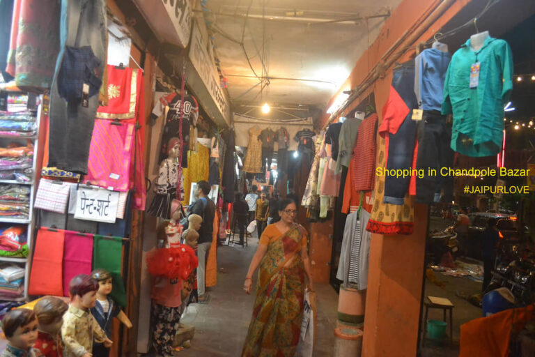 Garments Shop in Chandpole Bazar - JaipurLove